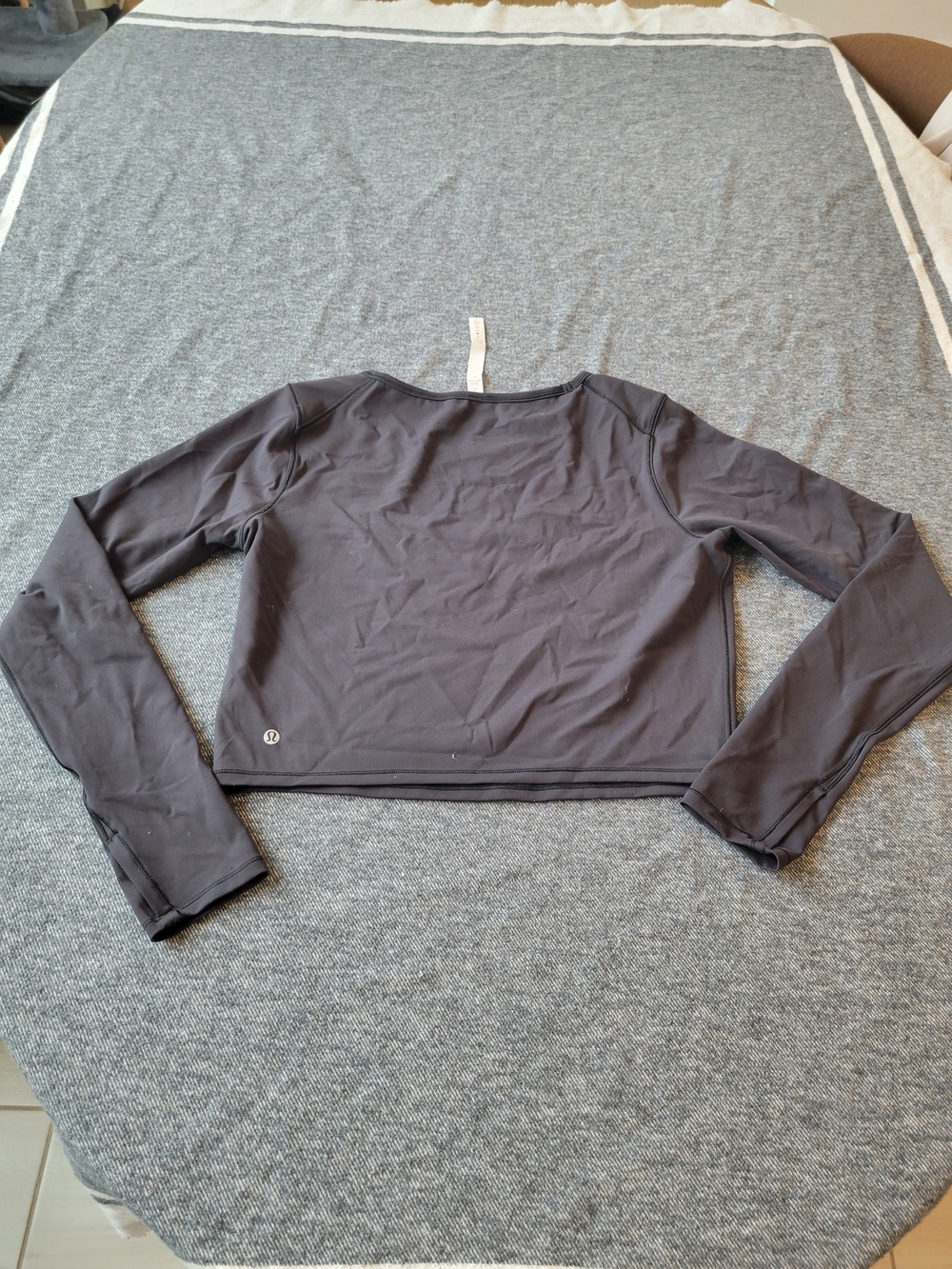 Lululemon Shirt Wunder Train Women's 14 Black Cropped Long Sleeve Top